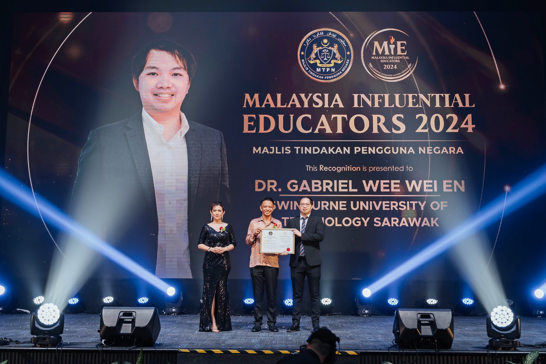 Swinburne Sarawak academic receives Malaysia Influential Educators Award 2024