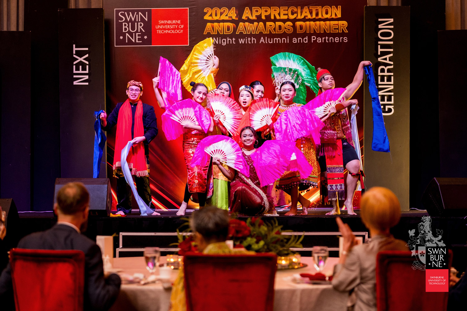 A vibrant performance at the dinner event. 