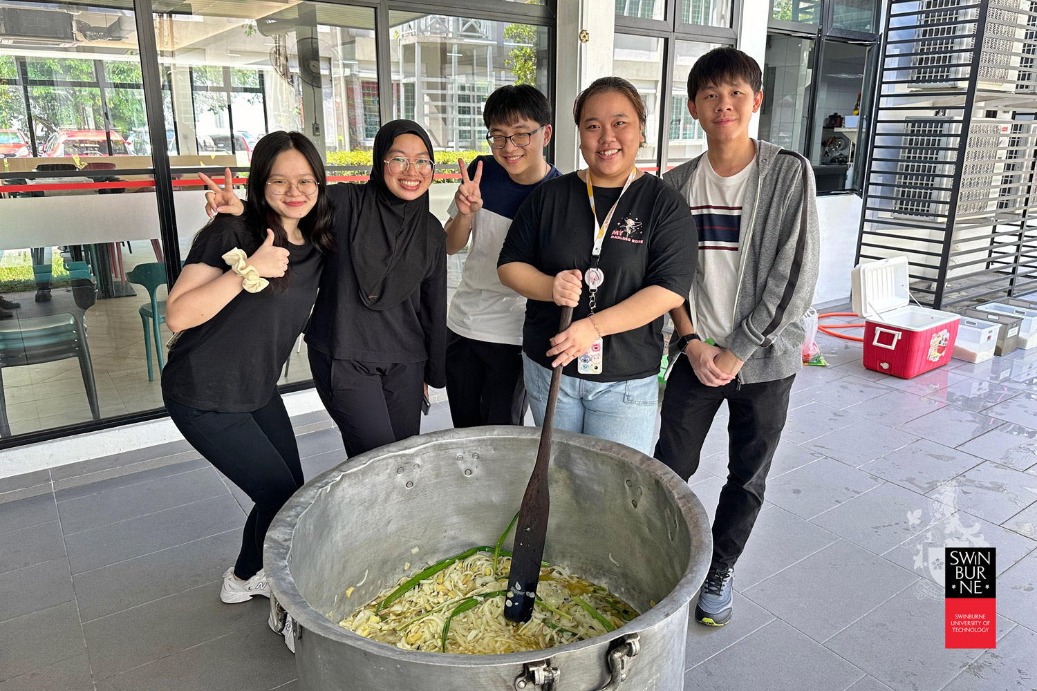 Swinburne students volunteered in the preparation of the bubur lambuk.