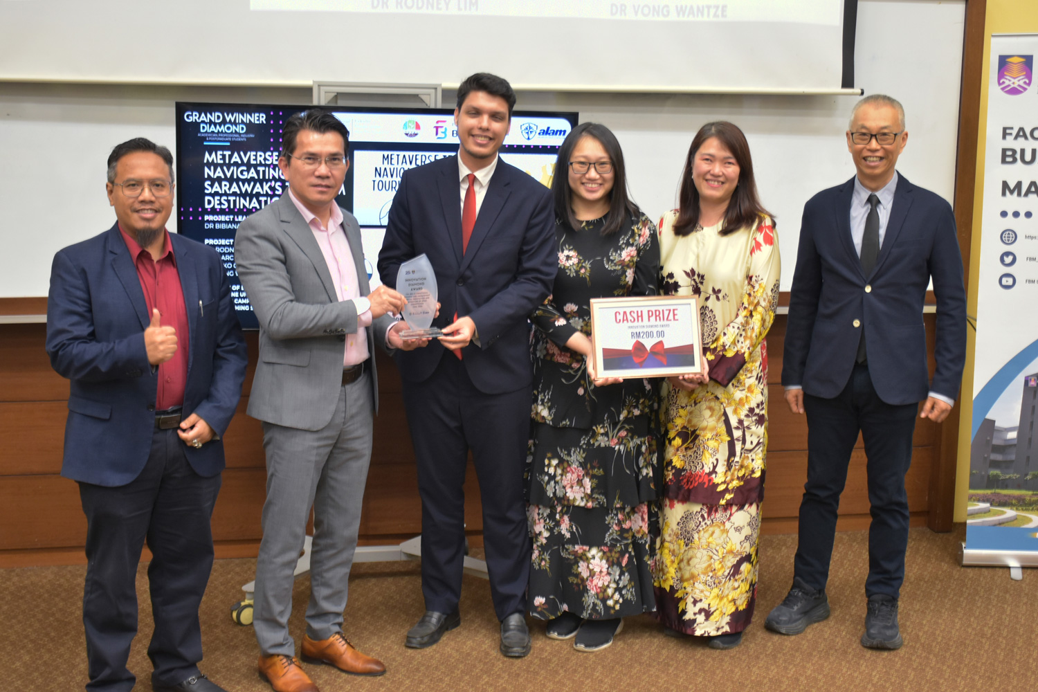 Swinburne Sarawak academics’ innovative project “Metaverse Trails” wins award