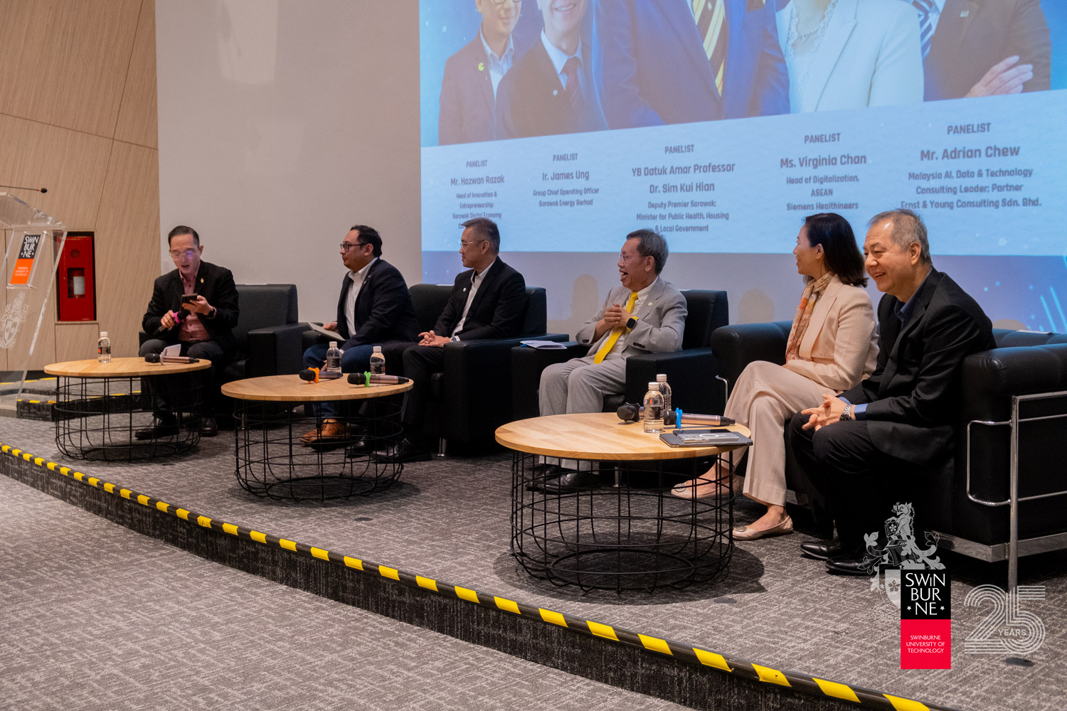 The panel discussion held during SwinTalk, moderated by Professor Brian Wong Kee Mun (left), Dean of Faculty of Business, Design and Arts, Swinburne Sarawak. Seen are (from second left) Mr Hazwan Razak, Mr Adrian Chew, YB Datuk Amar Professor Dr Sim Kui Hian, Ms Virginia Chan and Ir James Ung.